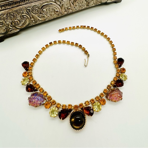 🔥 Vintage GORGEOUS Opal Rhinestone Crystal Necklace - Picture 3 of 17